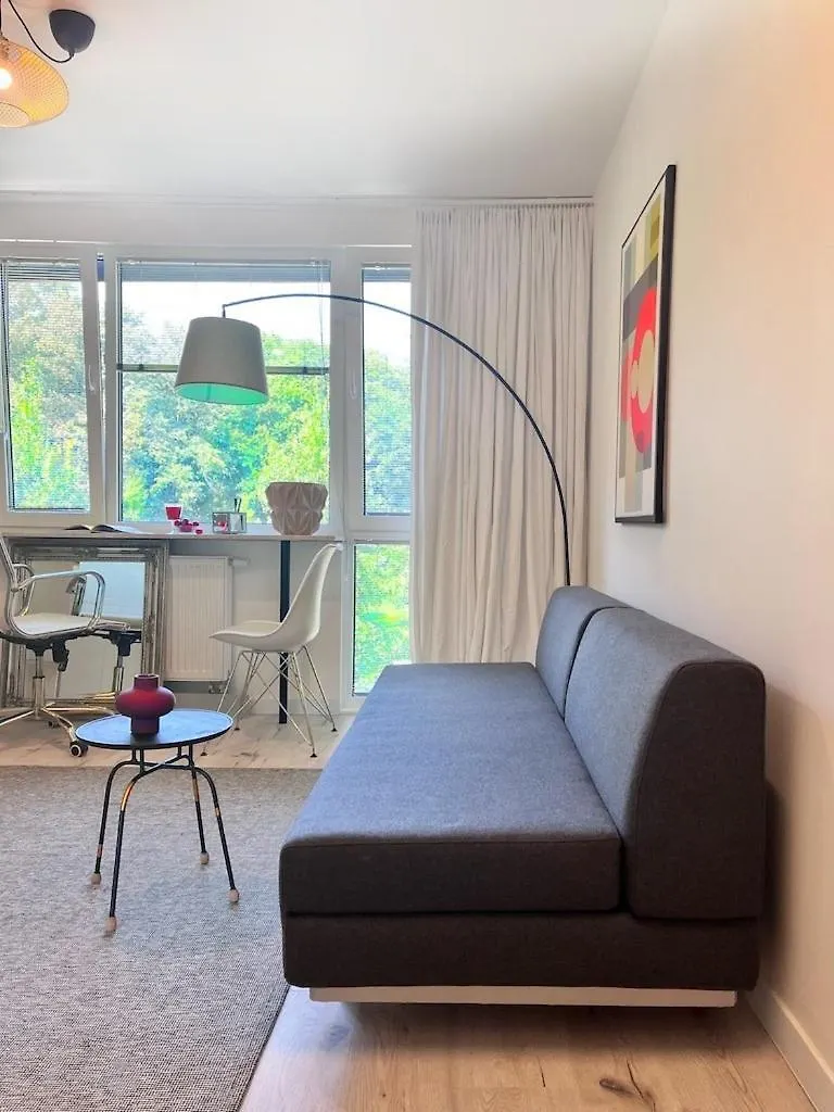 Cozy Studio At Park Near City-Center +Netflix +Wifi Warsaw 0*,  Poland