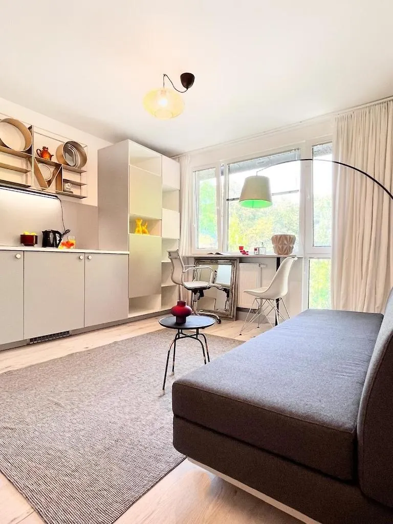 Cozy Studio At Park Near City-Center +Netflix +Wifi Warsaw