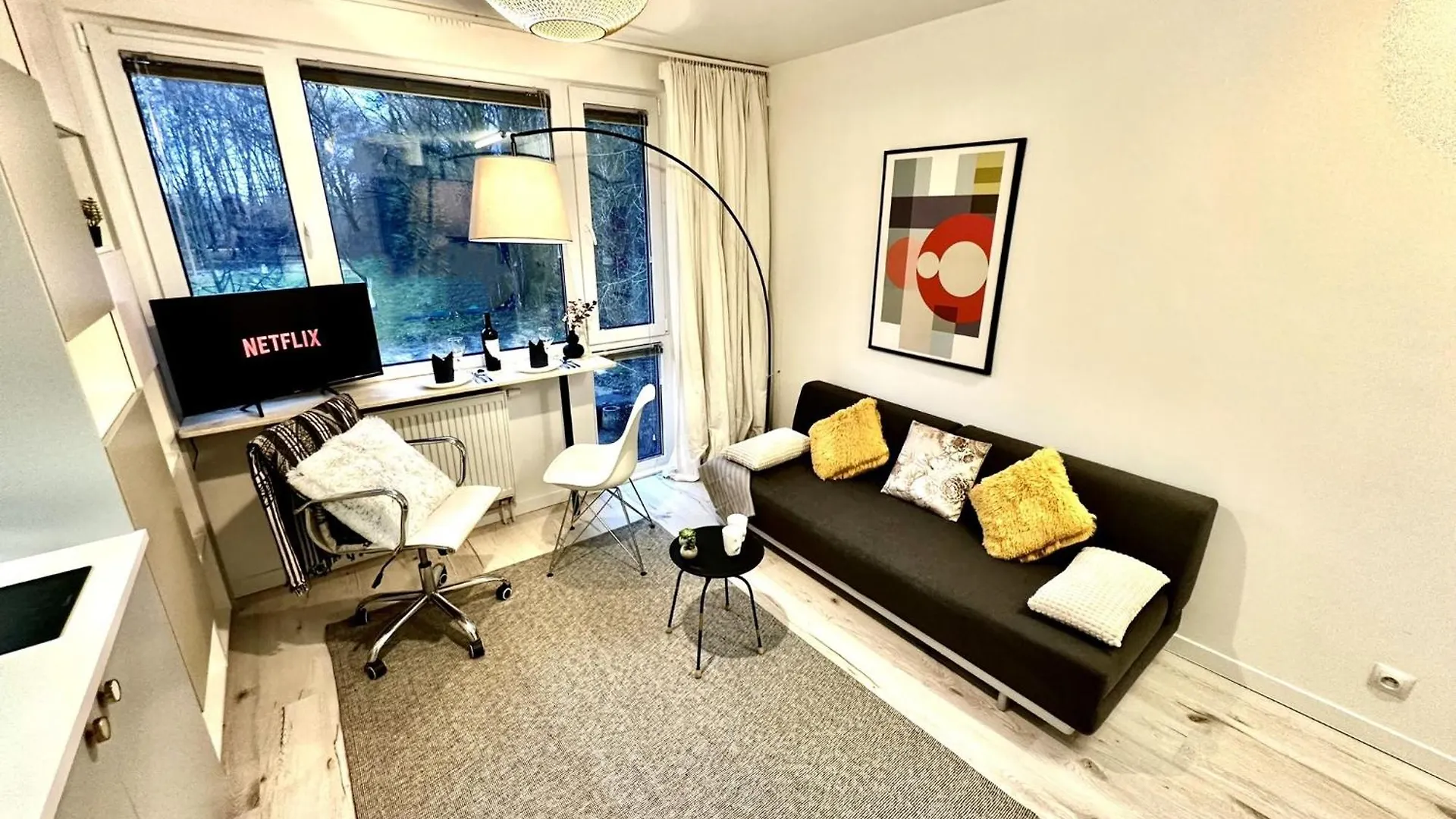 Apartment Cozy Studio At Park Near City-Center +Netflix +Wifi Warsaw